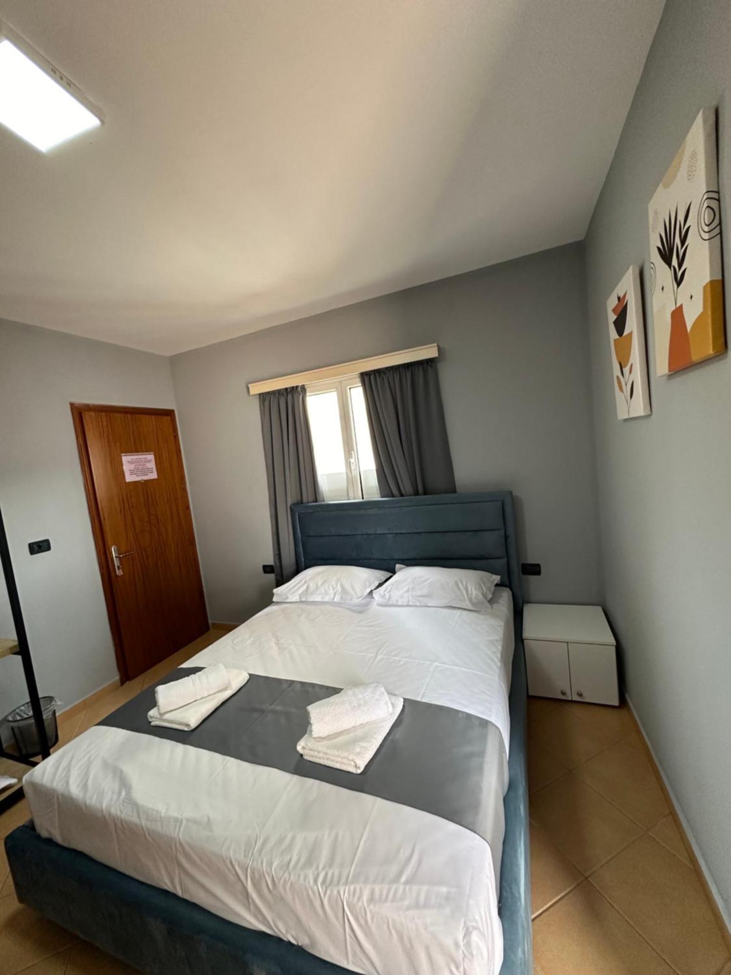 Olivias Apartments City Center Sarande Ngoại thất bức ảnh