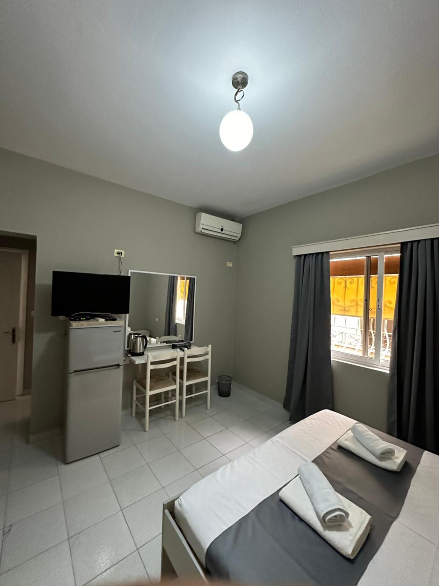 Olivias Apartments City Center Sarande Ngoại thất bức ảnh
