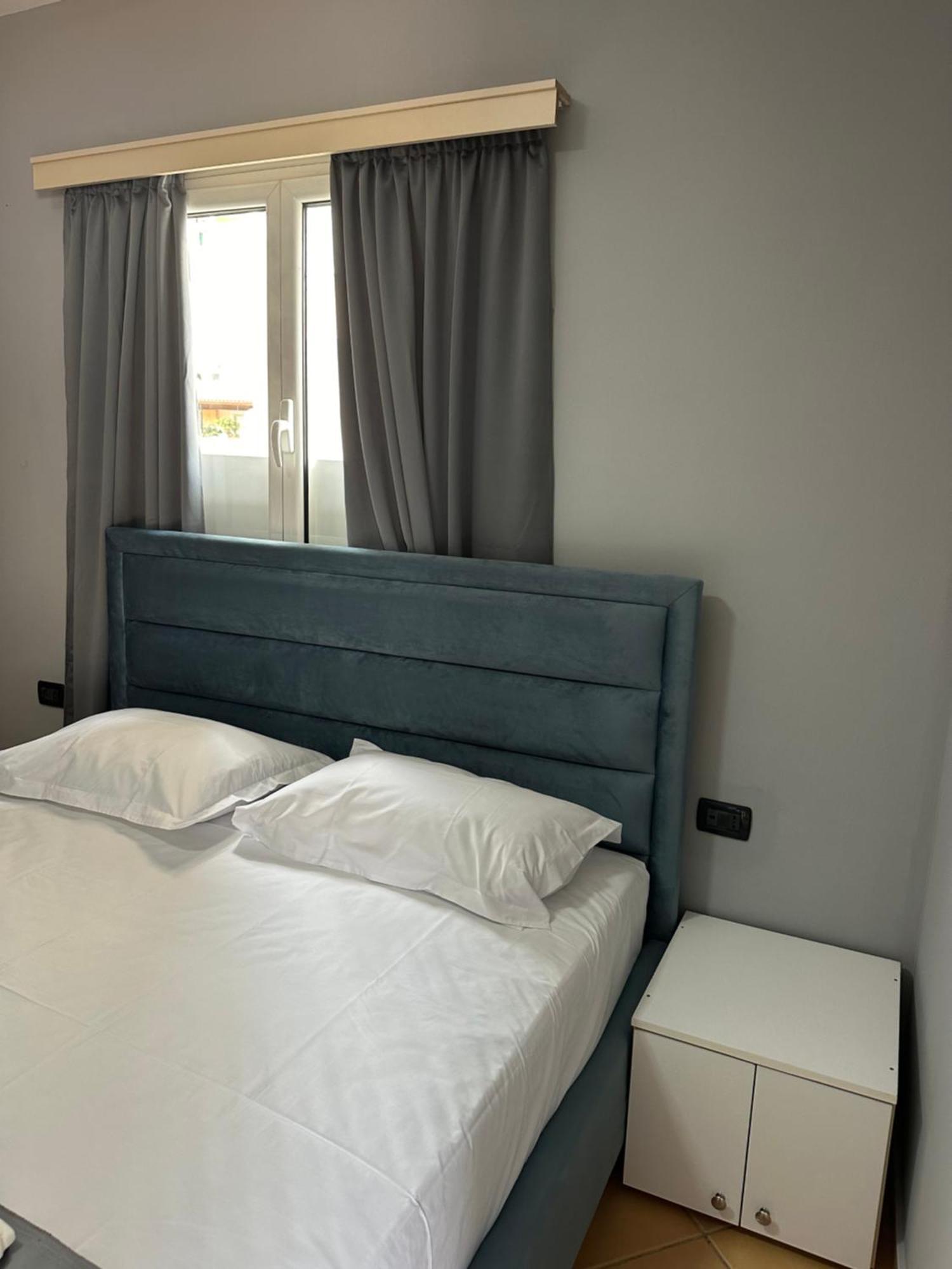 Olivias Apartments City Center Sarande Ngoại thất bức ảnh
