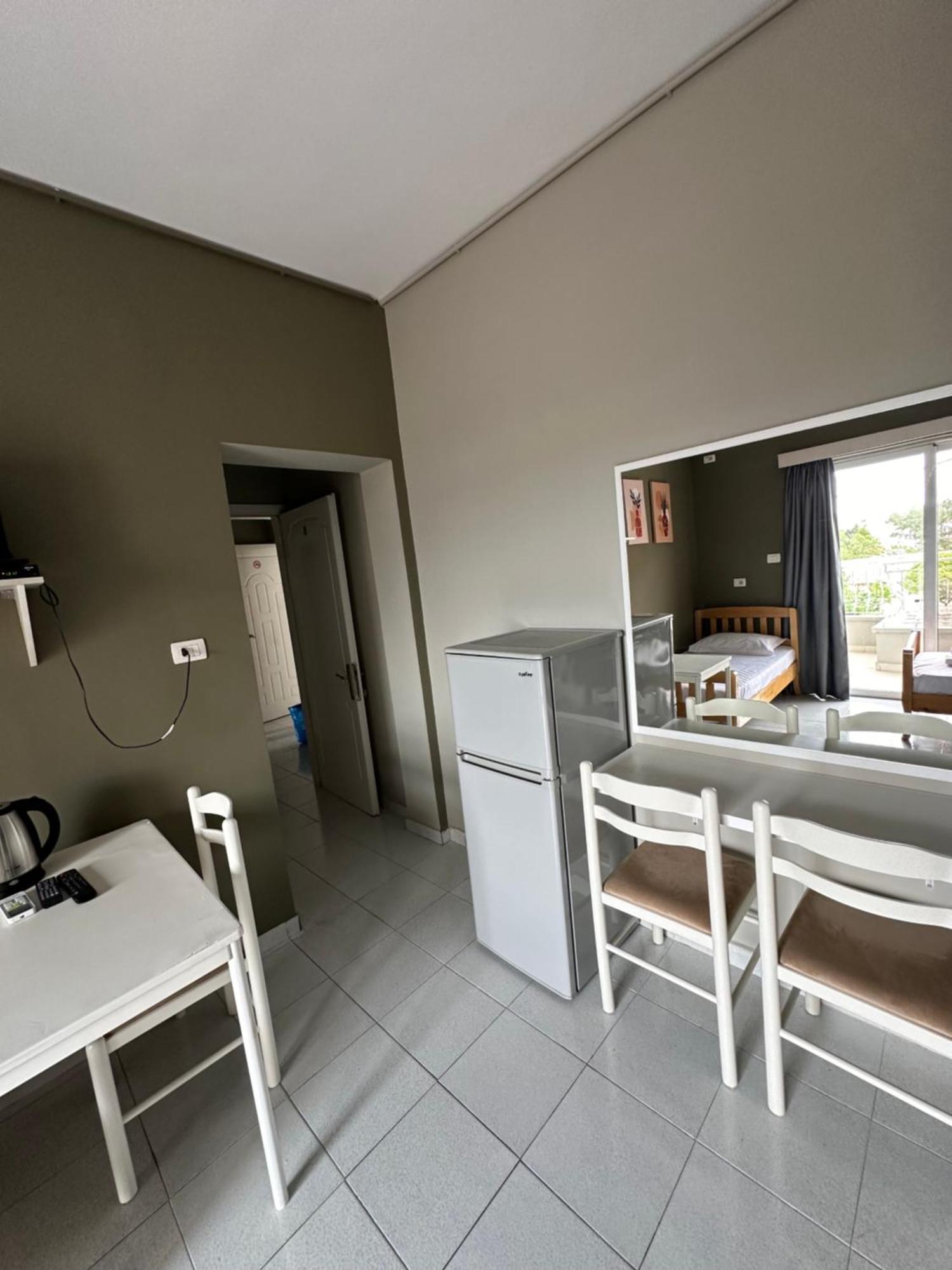 Olivias Apartments City Center Sarande Ngoại thất bức ảnh