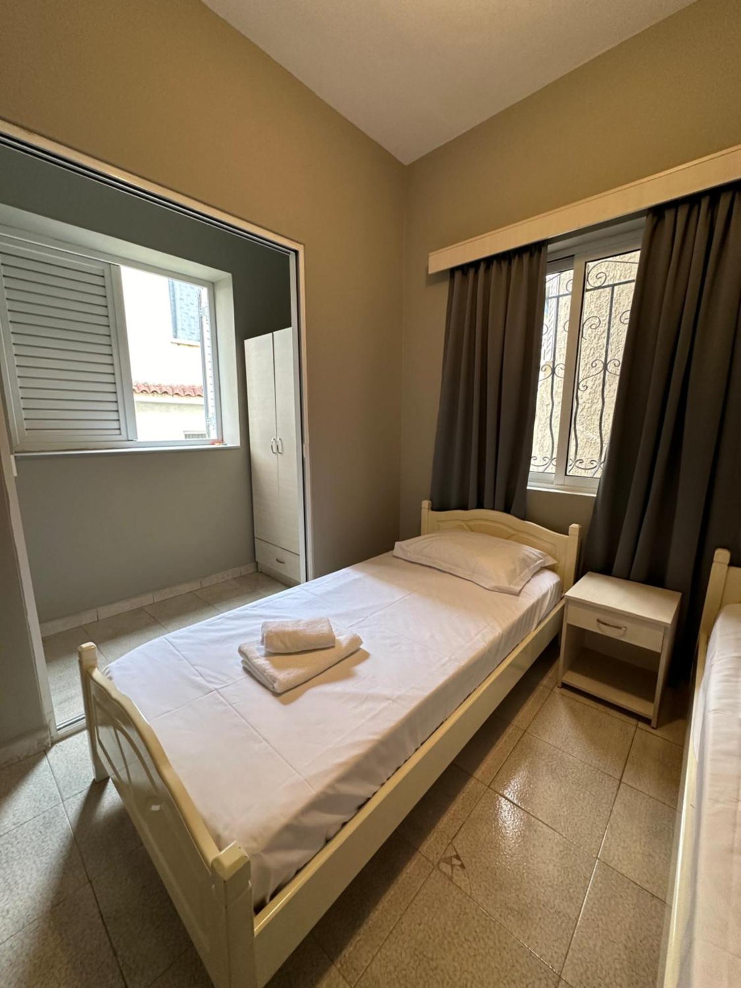 Olivias Apartments City Center Sarande Ngoại thất bức ảnh