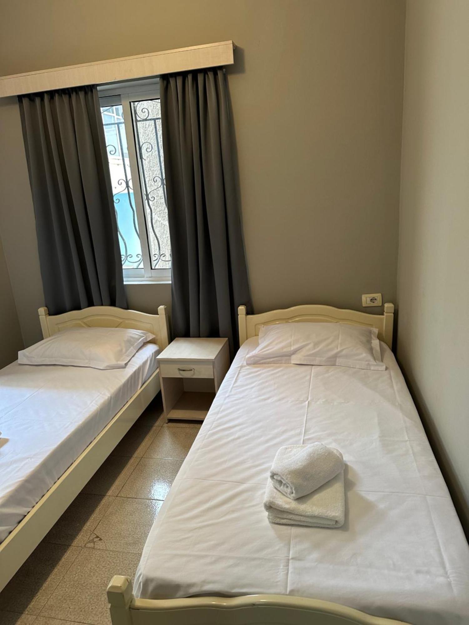 Olivias Apartments City Center Sarande Ngoại thất bức ảnh
