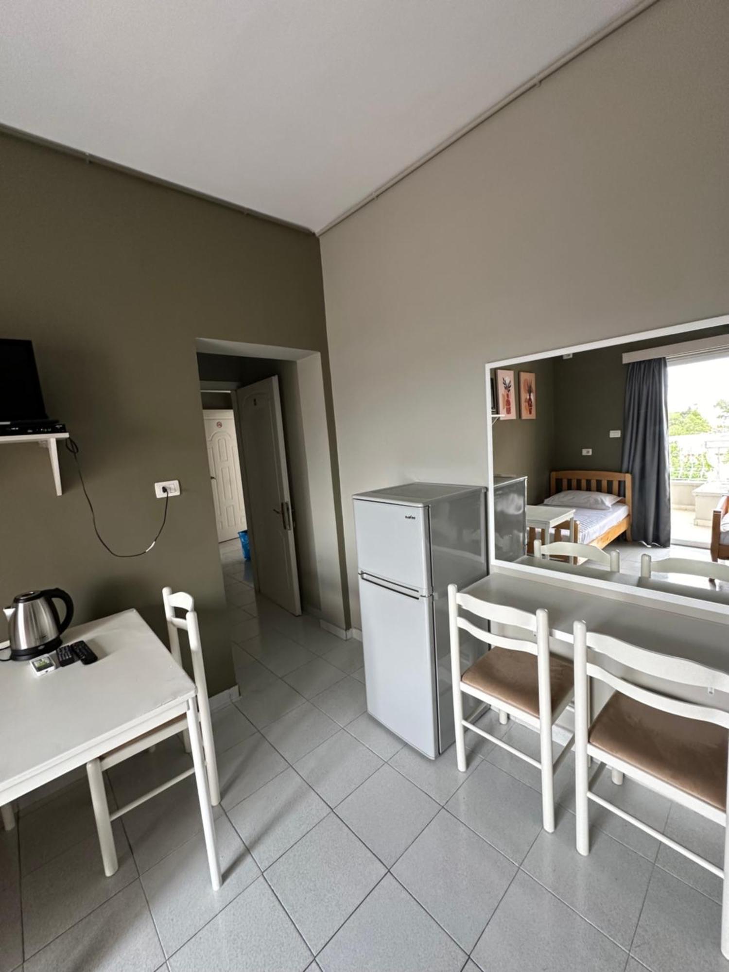 Olivias Apartments City Center Sarande Ngoại thất bức ảnh