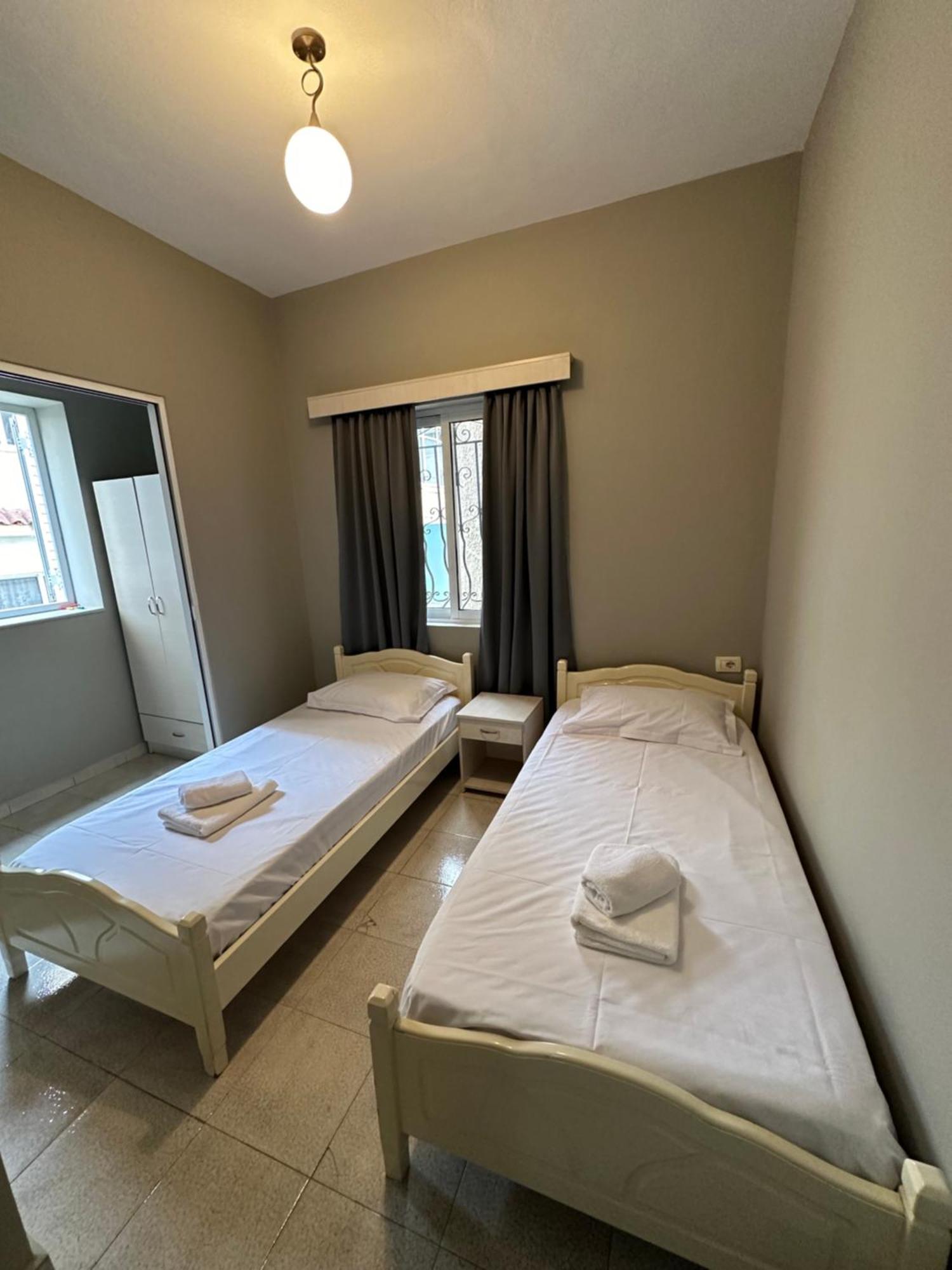 Olivias Apartments City Center Sarande Ngoại thất bức ảnh