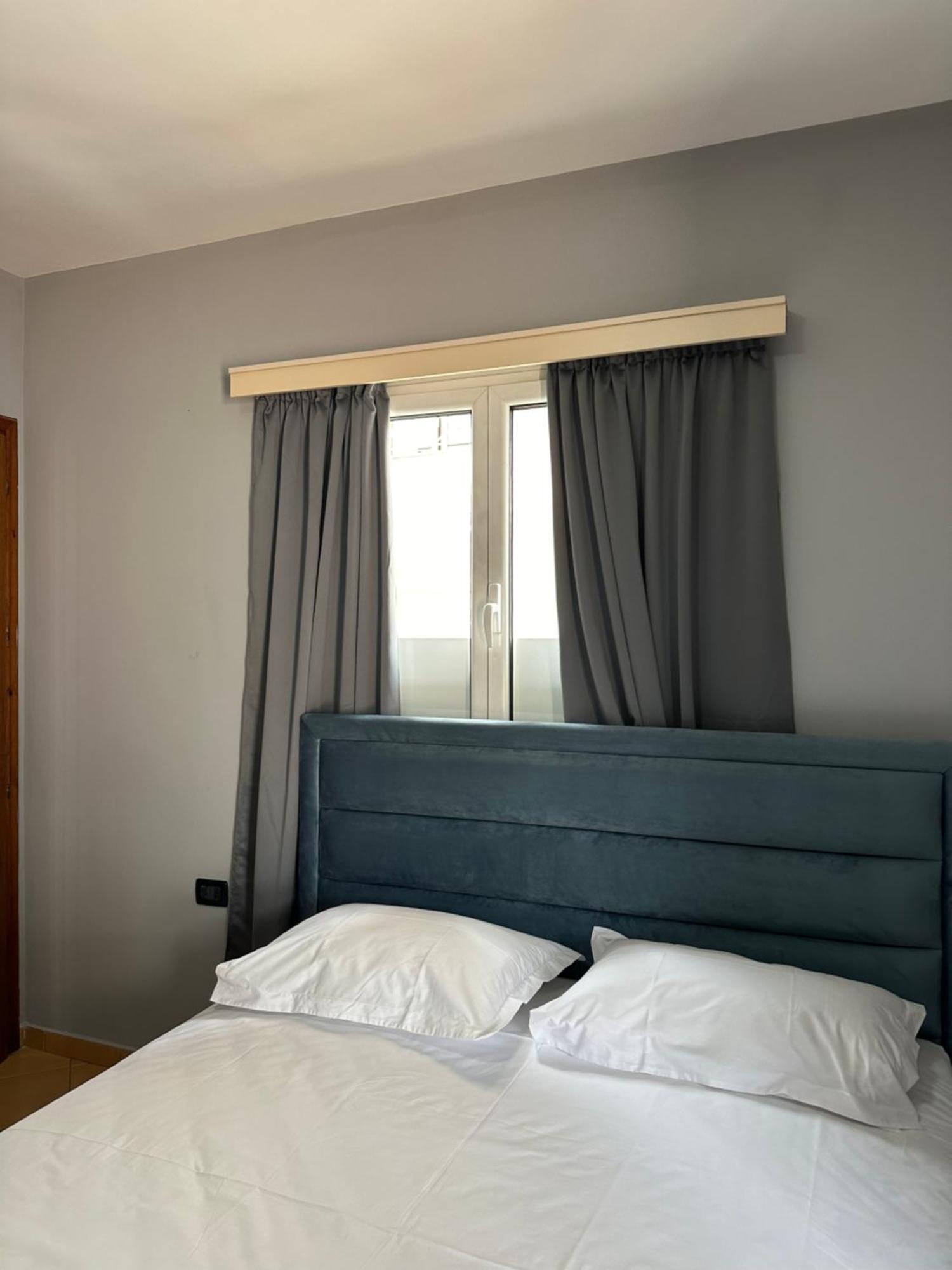 Olivias Apartments City Center Sarande Ngoại thất bức ảnh